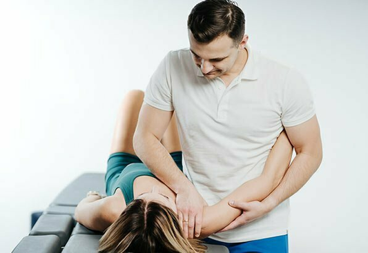 Poznaj eksperta VitalCare – mgr Rafał Suski, fizjoterapeuta i założyciel Fizjo-Mediq