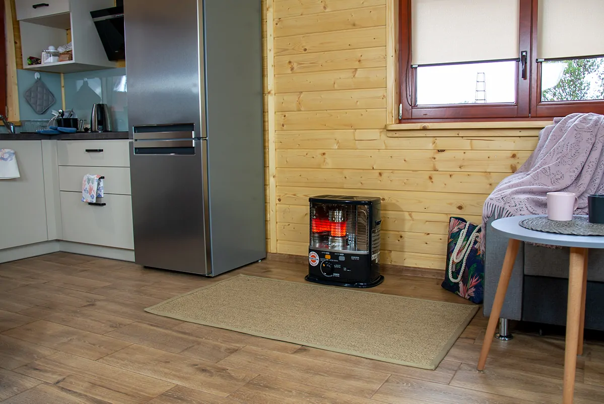 Piecyk naftowy Corona RX2485 2,4 kW – knotowy, do 30 m²
